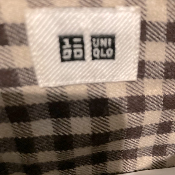 Cream & Black checkered Uniqlo shirt - Picture 4 of 4